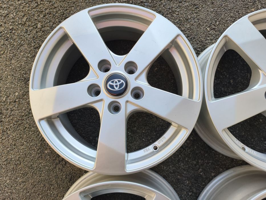 Тойота/Toyota; 16 цола 5x114,3 ; 4 бр. лети джанти