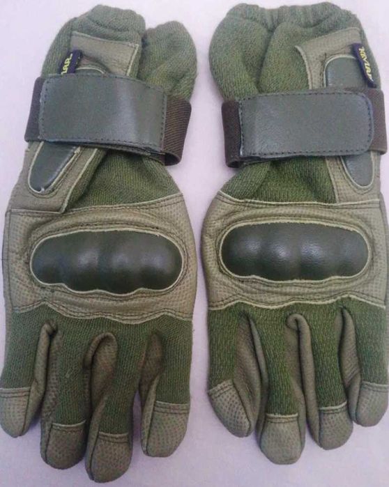 Mănuși tactice militare
