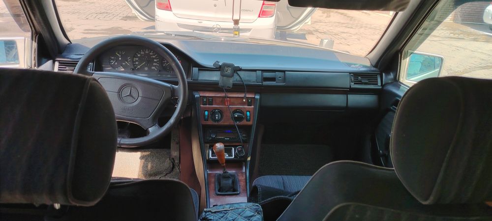 мерседес бенз Е 300