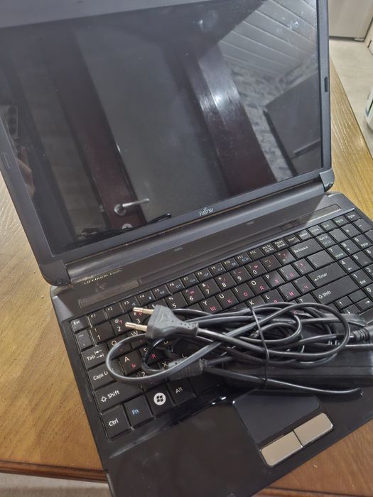 Лаптоп за части Fujitso,Dell