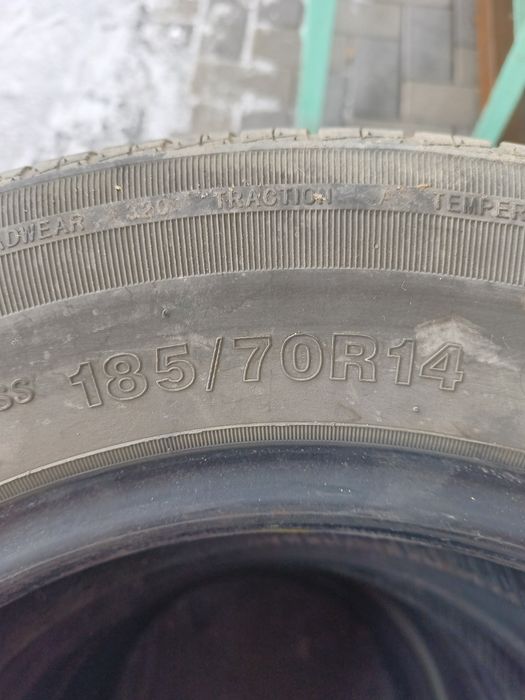 Продам комплект летних шин