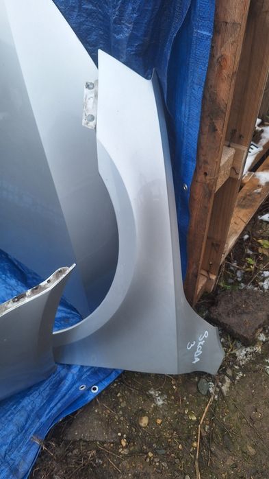 Bara fata capota tragar distonic skoda octavia 3 aripi triple break