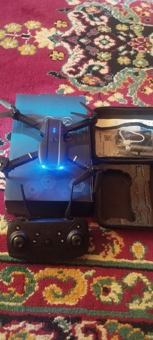 Продаю дрон E99 pro Китай