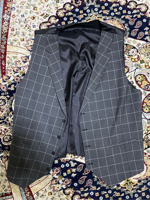 Костюм серый новый