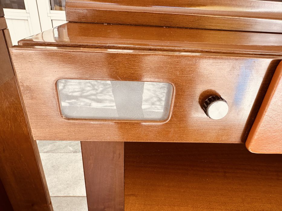 Италиански винтидж нощни шкафчета с радио – 70-те години