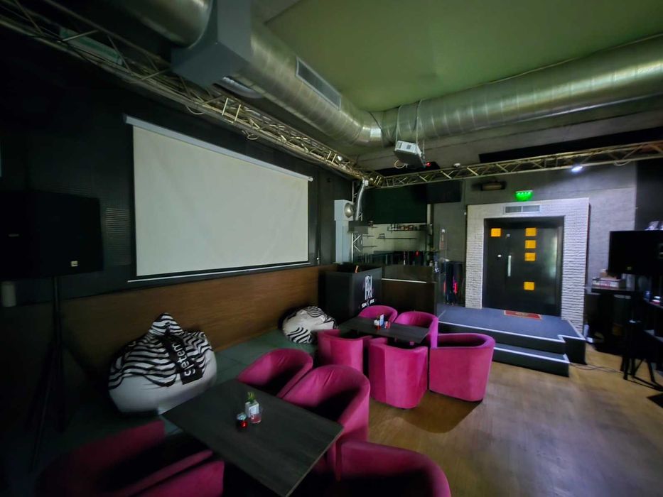 Ресторант и бар, Център