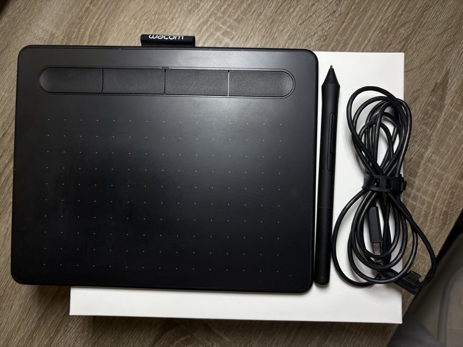 Графичен таблет WACOM Intuos S