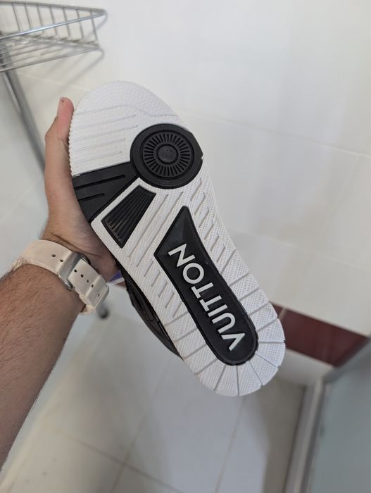 Louis Vuitton skates negre cu alb