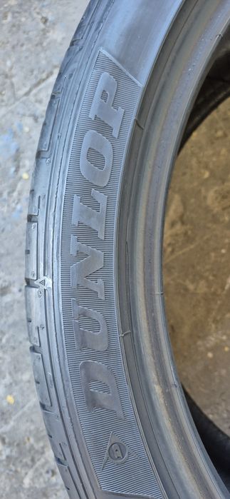 4 anvelope vara runflat Dunlop,fata 285/35/21,spate 325/30/21.Pretul este pe bucata.