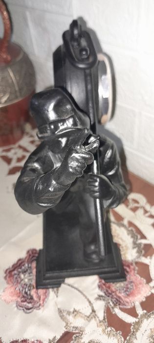 Часы чугунные Хозяин Времени
