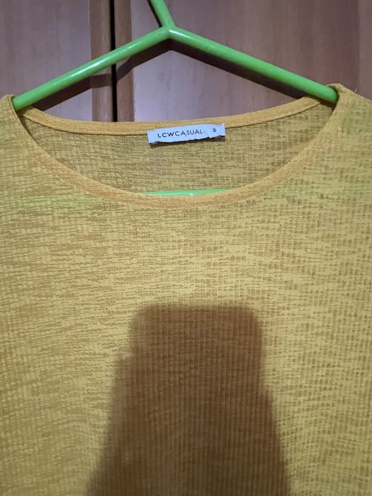 Diverse bluze Stradivarius alba LcWaikiki galbena top floricele S