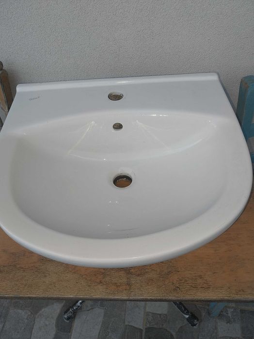 Порцеланова  мивка  за баня