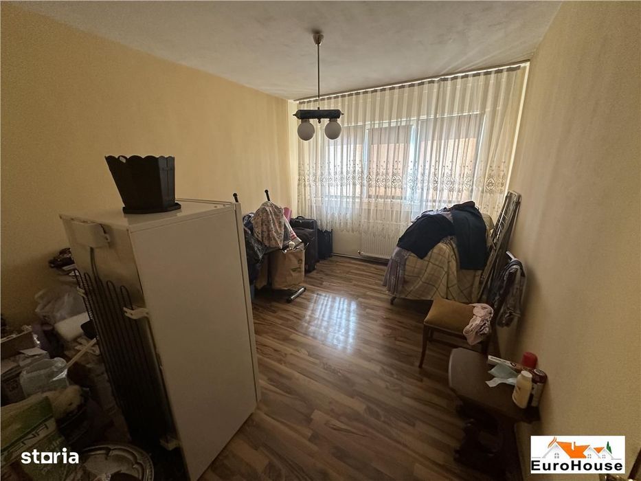 Apartament cu 4 camere de vanzare in Alba Iulia M-uri