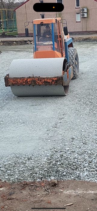 Inchiriere cilindru compactor