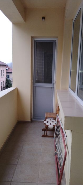 Дава се Под наем