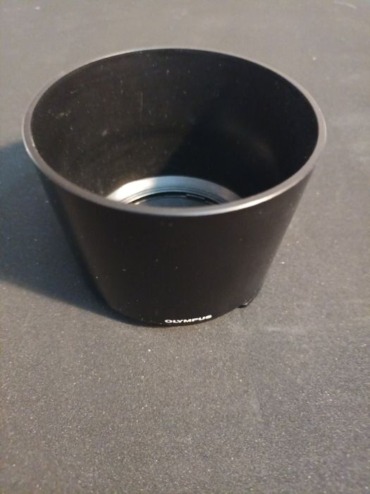 Olympus OM‑10 + 3 obiective + flash + geantă + accesorii – funcțional