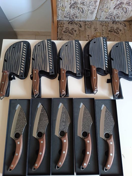 Vând stare cuțite din carbon