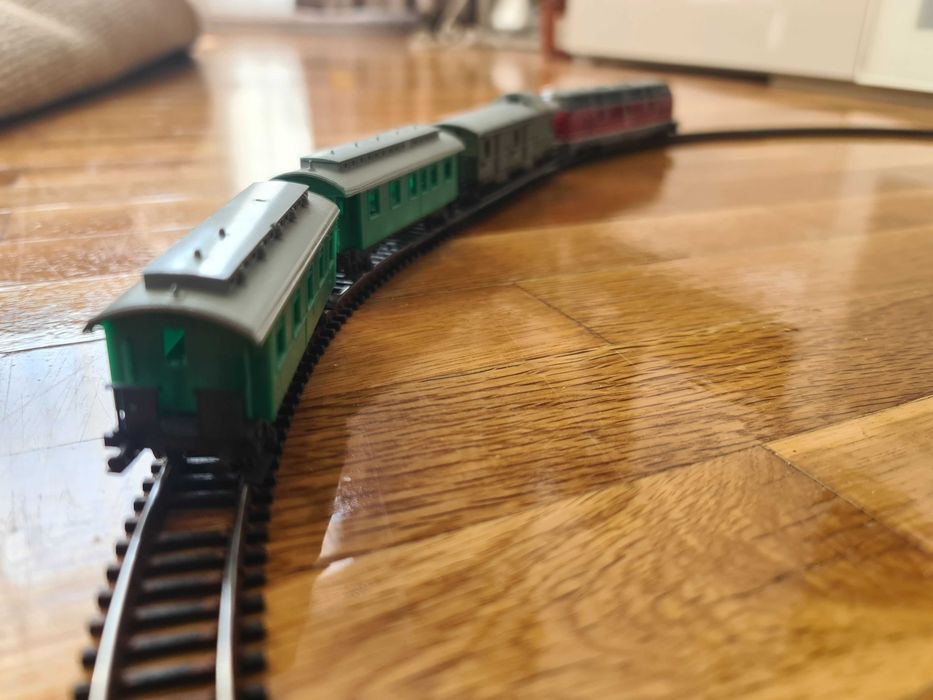 Електрическо Влакче с локомотив и вагони Пико ТТ / Влакчета Piko TT