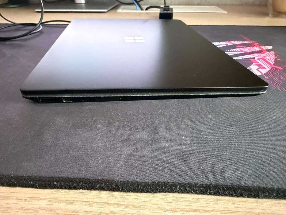Microsoft Surface Laptop 2 i5-8250U 1.6 GHz (1.80 GHz), 8GB RAM, Windows 11 Home