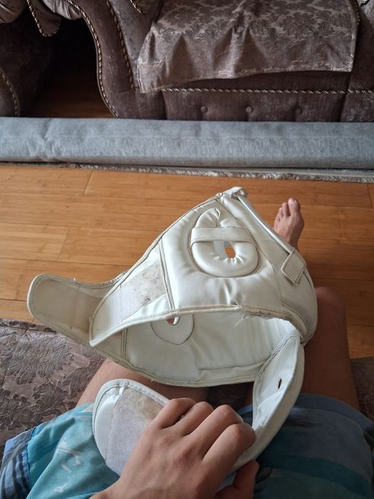 Продам шлем для карате