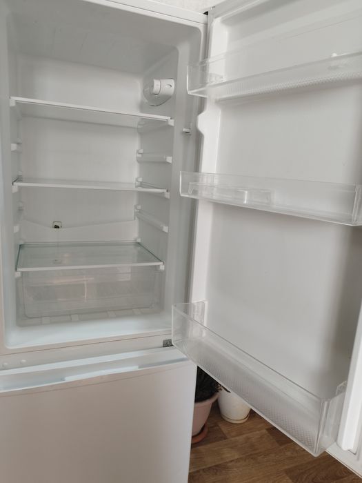Продам Холодильник б/у 65 000