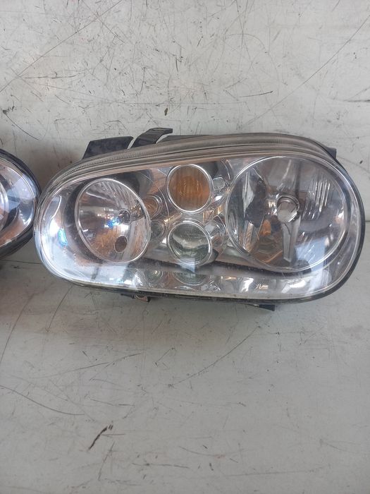 Фарове Vw Golf 4