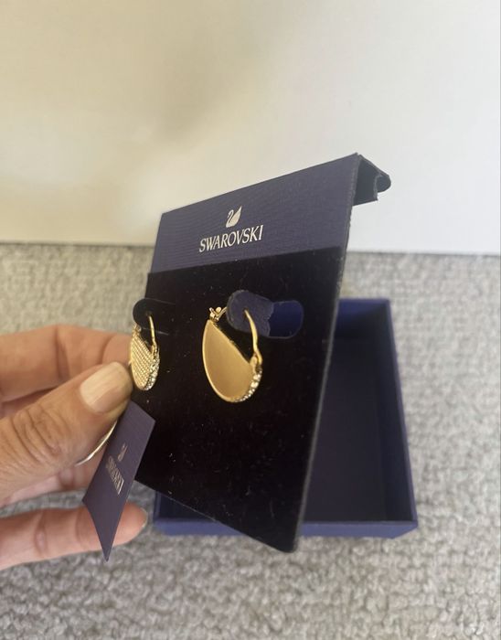 Нови обеци SWAROVSKI