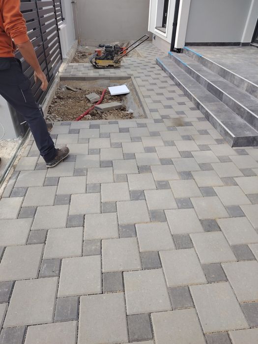 Montez pavaje si borduri