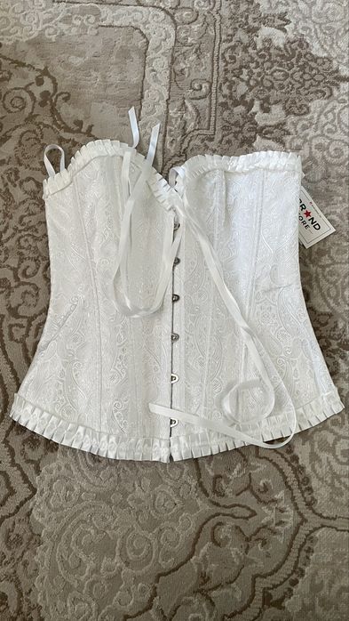 Новый карсет белый