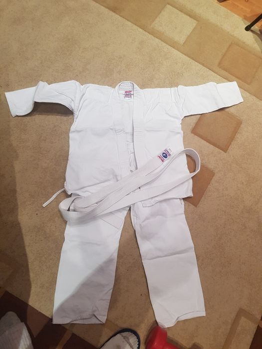 Продаются кимоно 3шт.