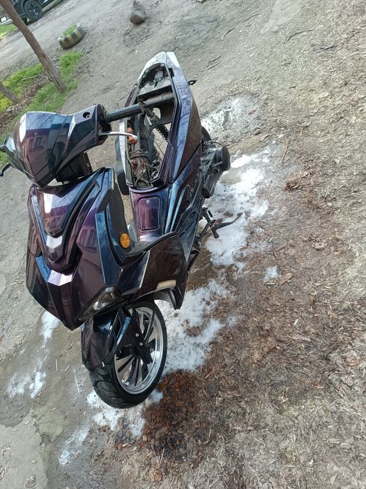 Продается скутер Италия с не большим вложением.