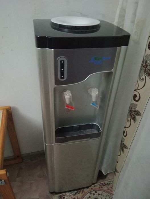 Кулер для воды         .