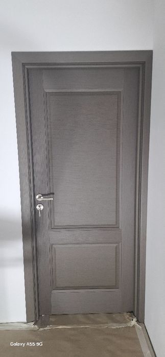 Montez uși de  interior si usi metalice