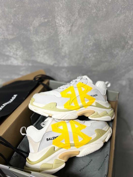 Adidasi Balenciaga Triple S Calitate Premium