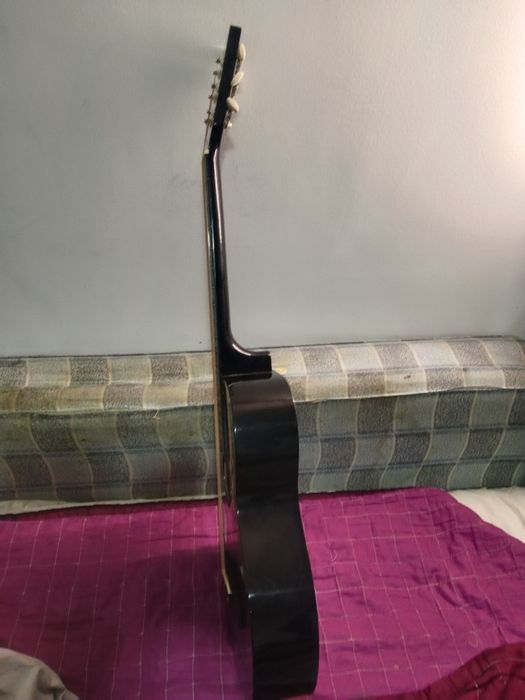 Продам гитару акустическую