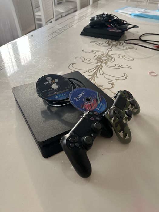 Sony PlayStation 4slim