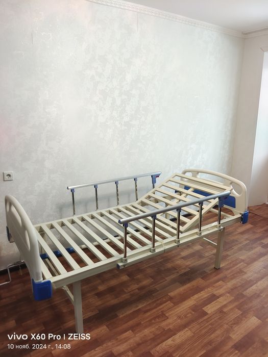 Кровать медицинский