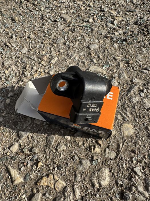 Сензор разпределителни валове M111