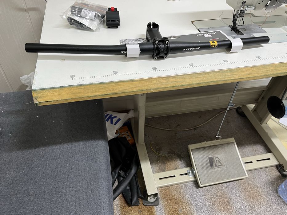 Руль на велосипед и сиденье.