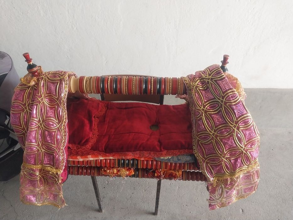 Beshik sotiladi (бешик)