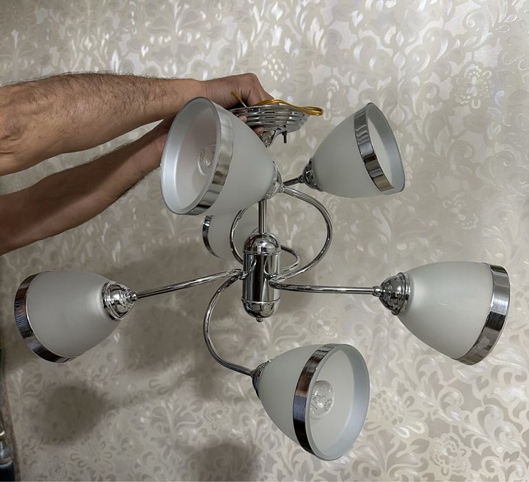 Продам   люстру