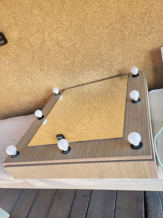 Vand oglinda machiaj