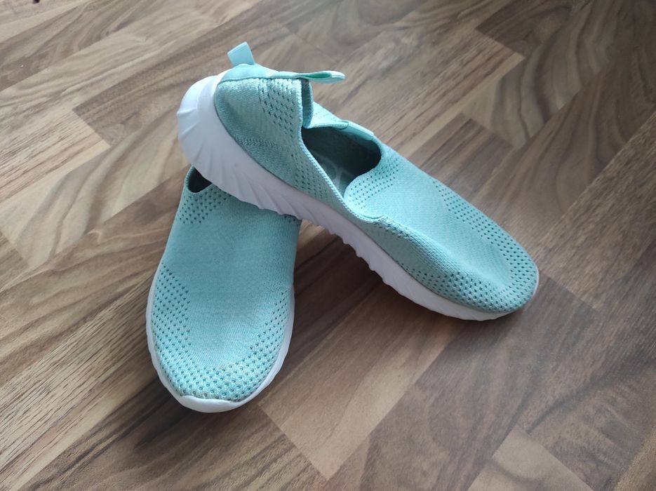 Разпродажба на запазени обувки