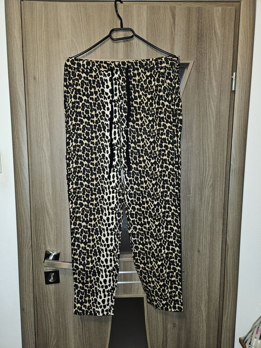 Pantaloni Mango, animal print,masura xs