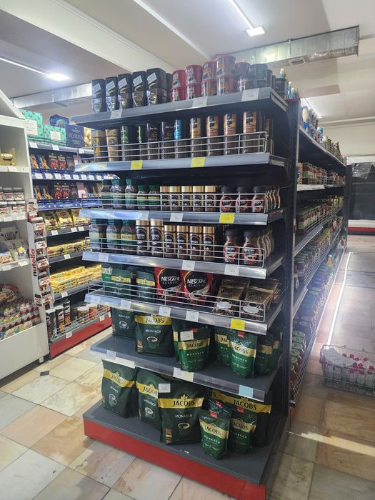 Stilaj vitrina xolodelnik avtomat kassa elektron tarozi