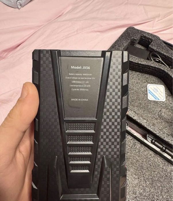 Starter auto pentru pornit mașina