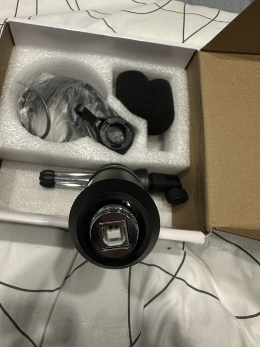 Студиен микрофон