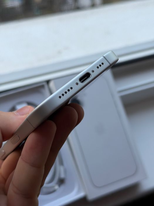 iPhone 17 Бял 256Gb