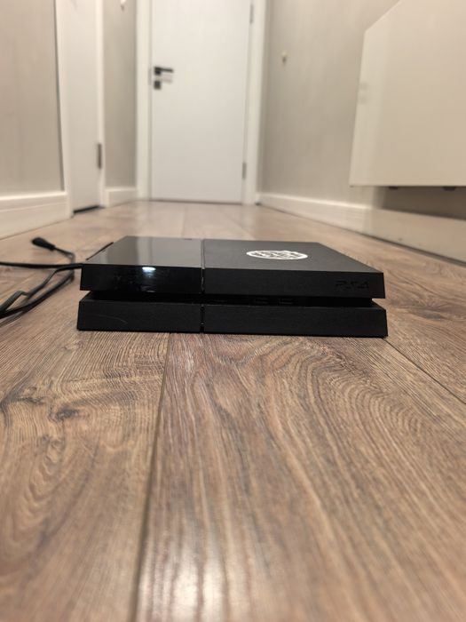 Конзола Sony play station 4