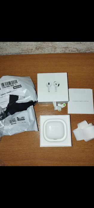 Airpods 4 оригинал новый.
